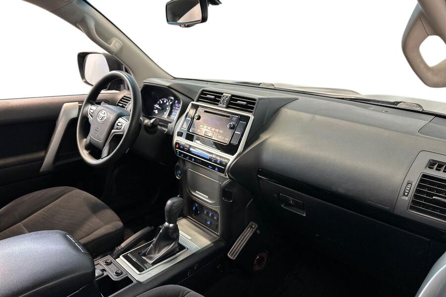 Toyota Land Cruiser vaihtoauto