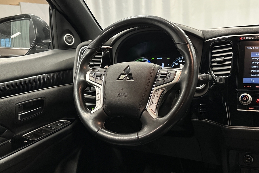 Mitsubishi Outlander PHEV vaihtoauto
