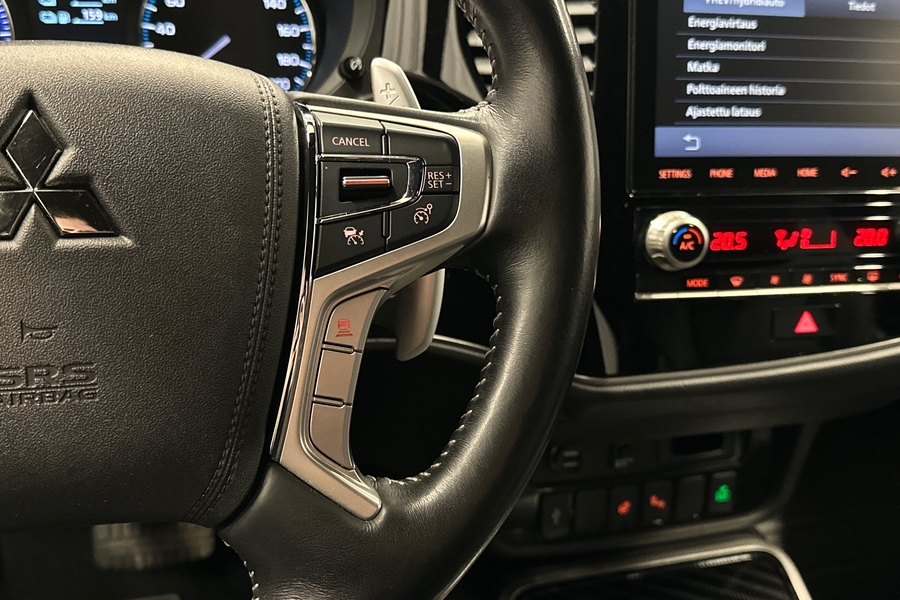 Mitsubishi Outlander PHEV vaihtoauto