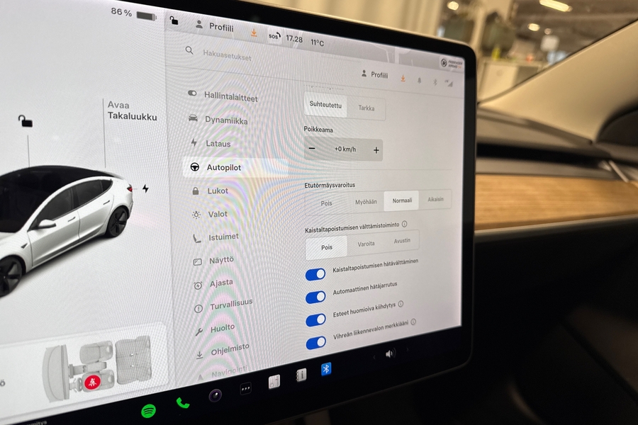 Tesla Model 3 vaihtoauto