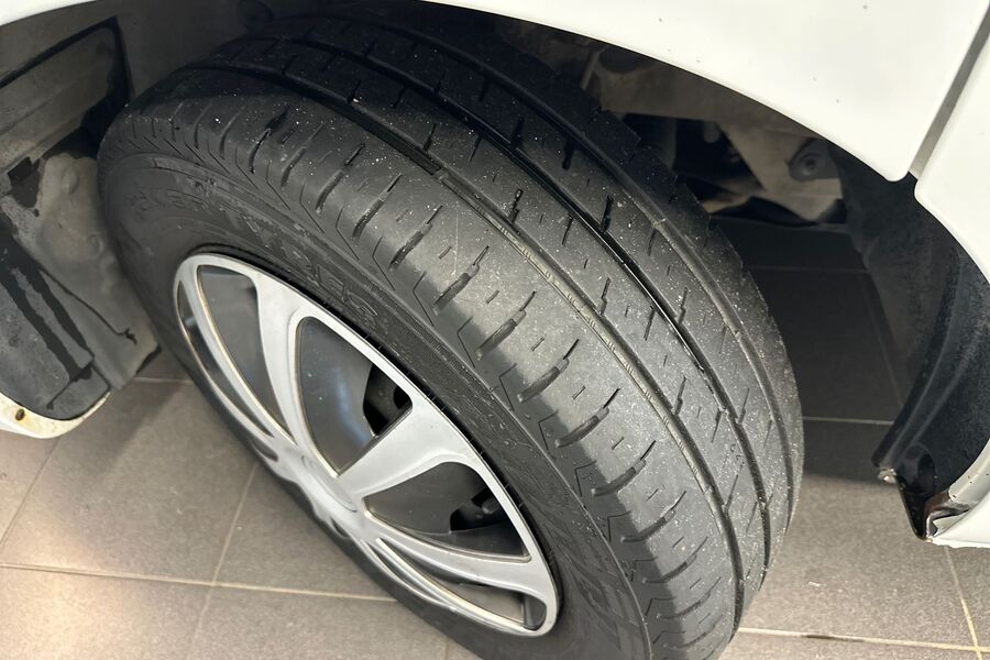 Opel Vivaro vaihtoauto