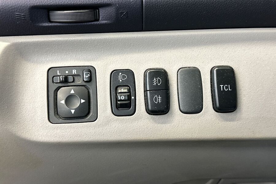 Mitsubishi Grandis vaihtoauto