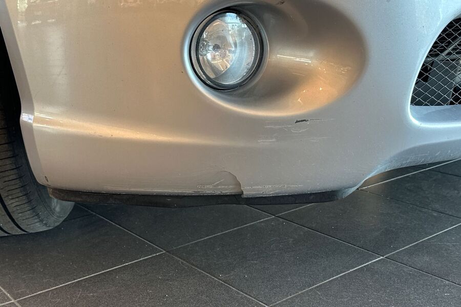 Mitsubishi Grandis vaihtoauto