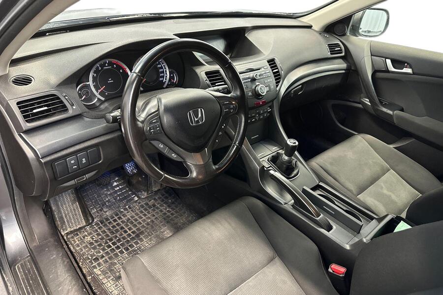 Honda Accord vaihtoauto