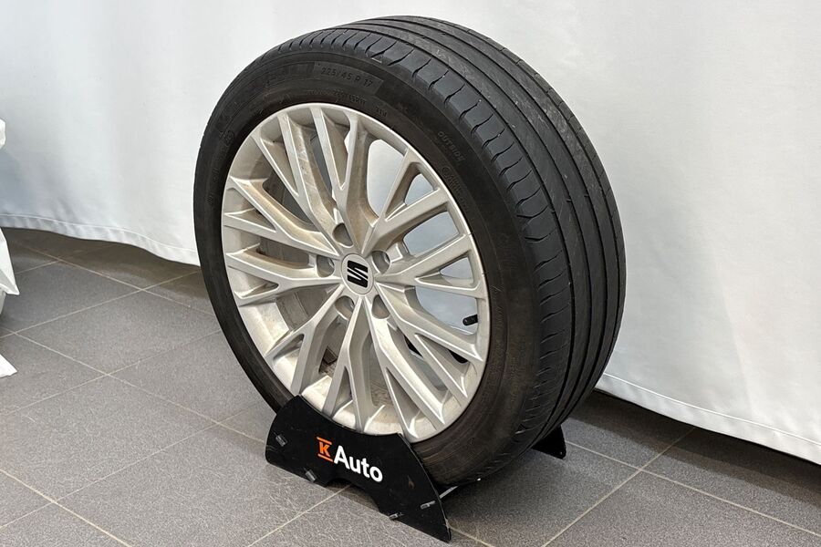 SEAT Leon Sportstourer vaihtoauto