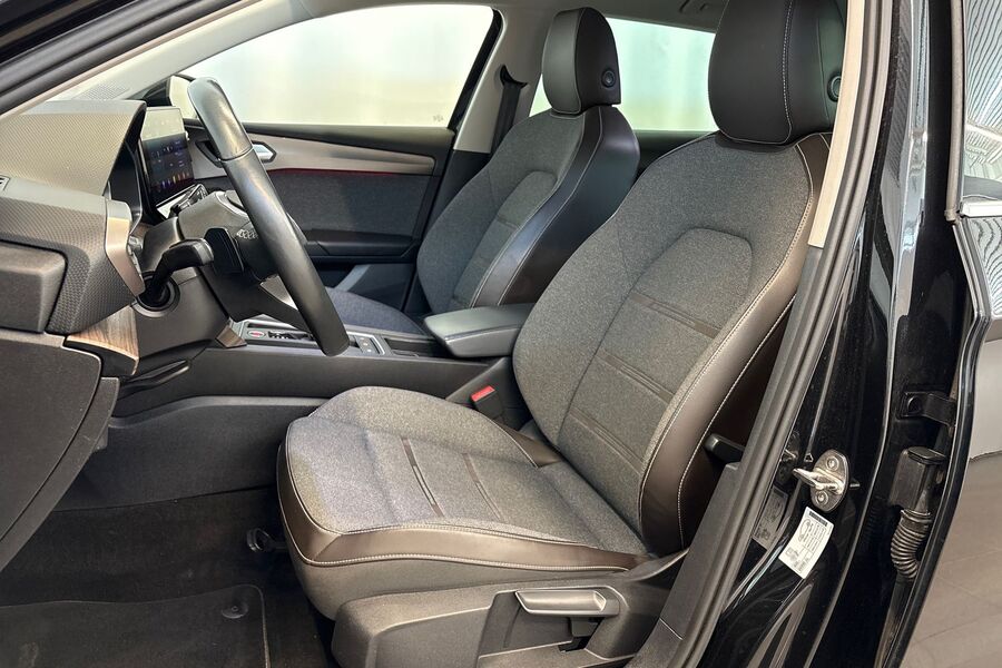 SEAT Leon Sportstourer vaihtoauto