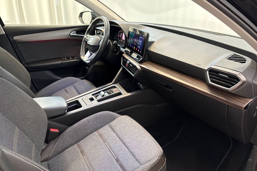 SEAT Leon Sportstourer vaihtoauto