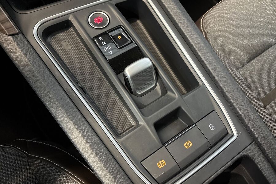 SEAT Leon Sportstourer vaihtoauto