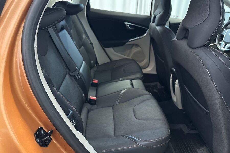 Volvo V40 Cross Country vaihtoauto