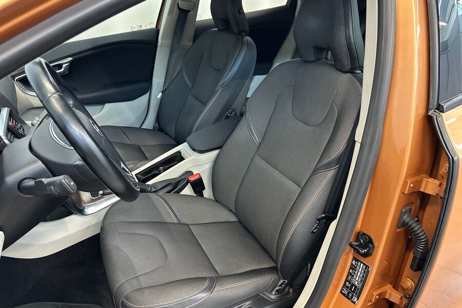 Volvo V40 Cross Country vaihtoauto