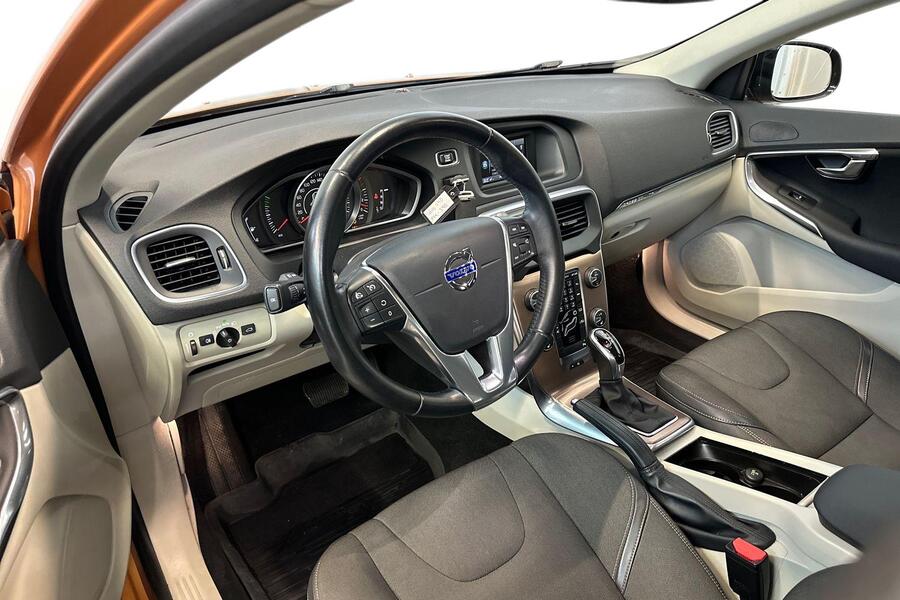 Volvo V40 Cross Country vaihtoauto
