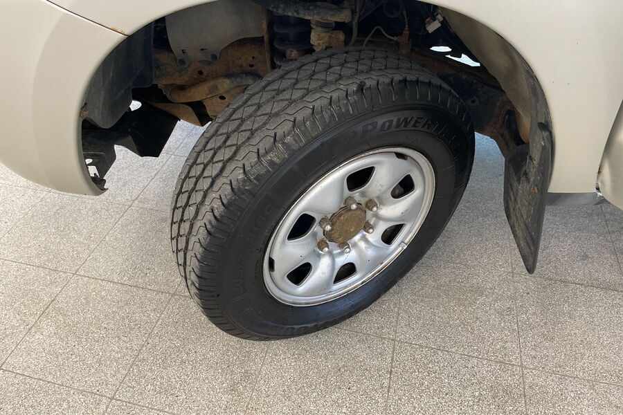 Toyota Hilux vaihtoauto