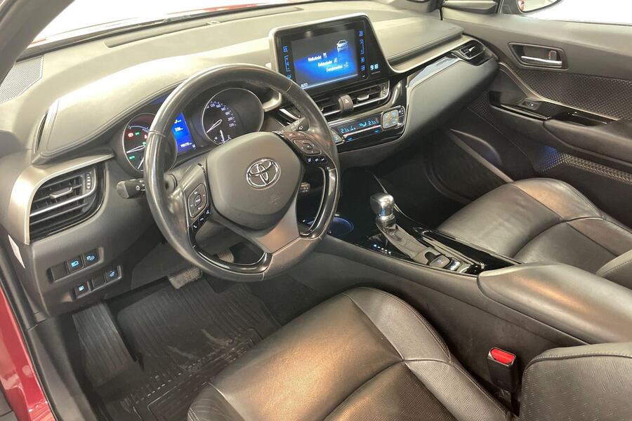 Toyota C-HR vaihtoauto