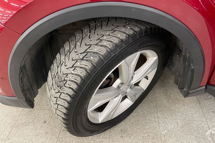 Toyota C-HR vaihtoauto