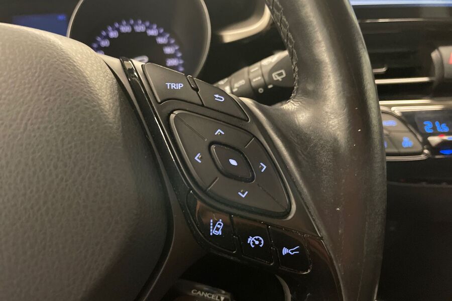 Toyota C-HR vaihtoauto