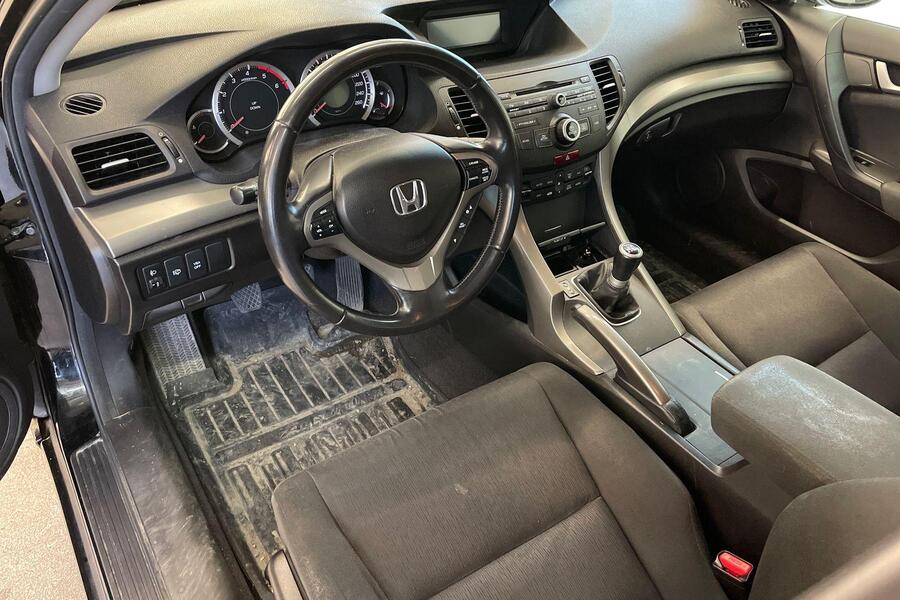 Honda Accord vaihtoauto