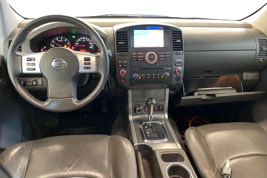 Nissan Navara vaihtoauto