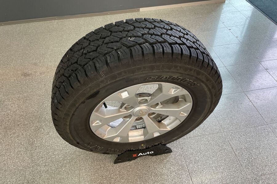 Mitsubishi L200 vaihtoauto