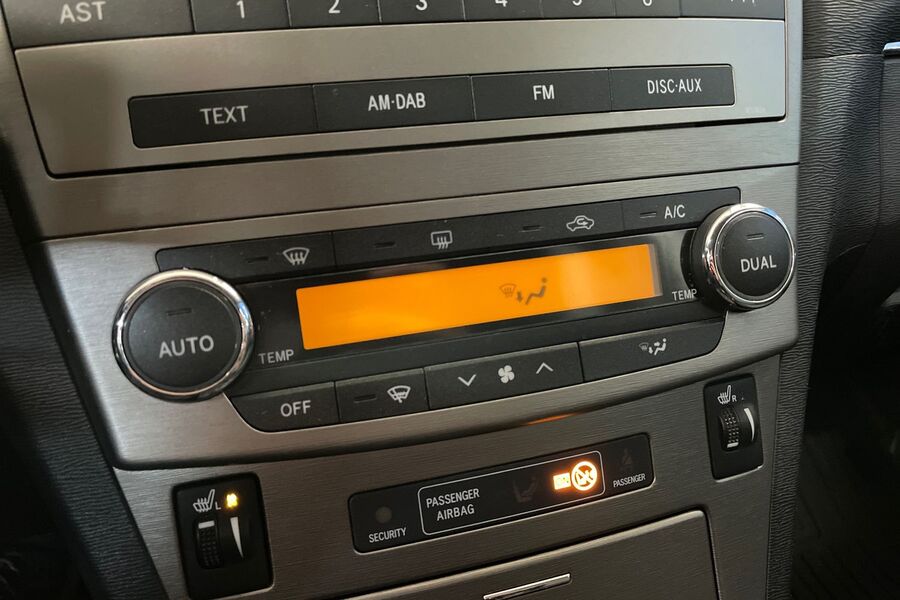 Toyota Avensis vaihtoauto