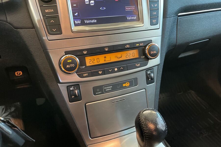 Toyota Avensis vaihtoauto