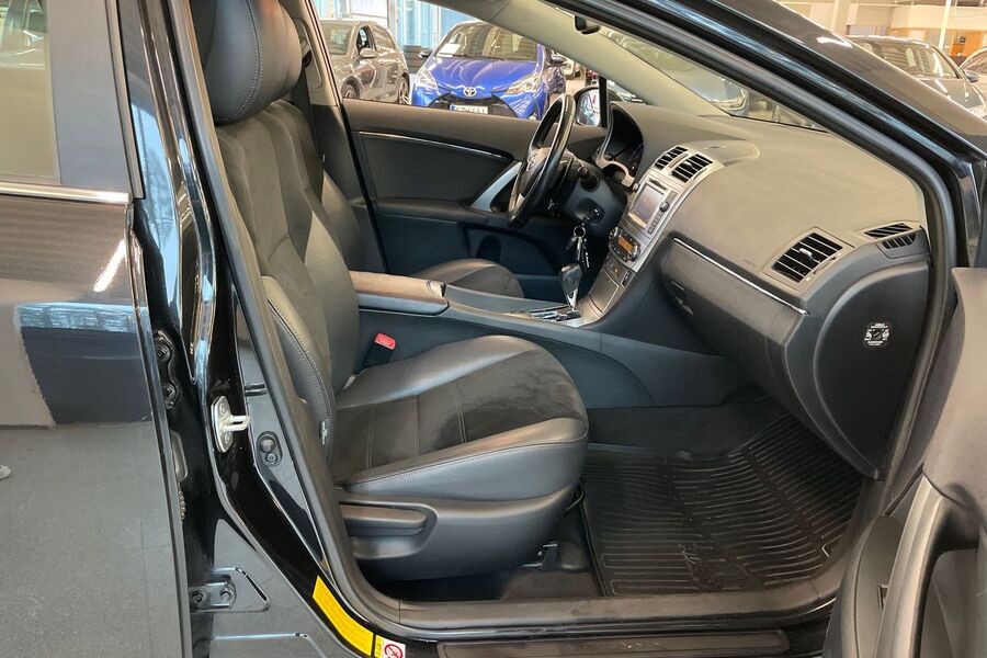 Toyota Avensis vaihtoauto