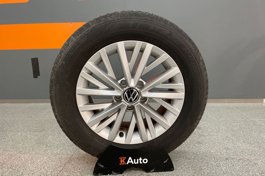 Volkswagen T-Roc vaihtoauto