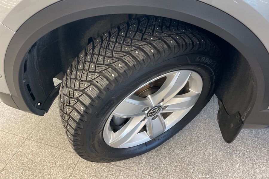 Volkswagen T-Roc vaihtoauto