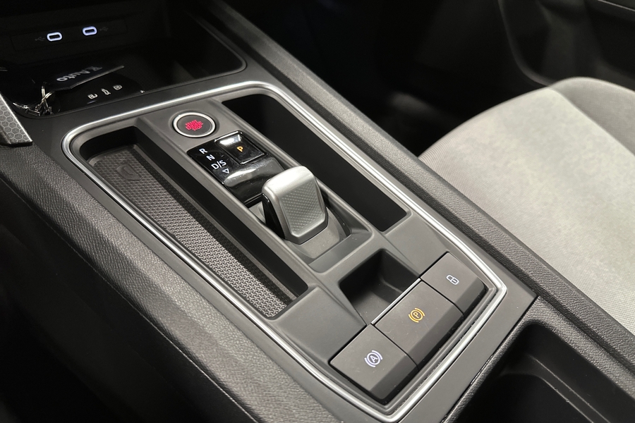 SEAT Leon Sportstourer vaihtoauto