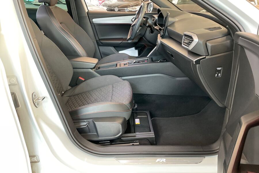 SEAT Leon Sportstourer vaihtoauto