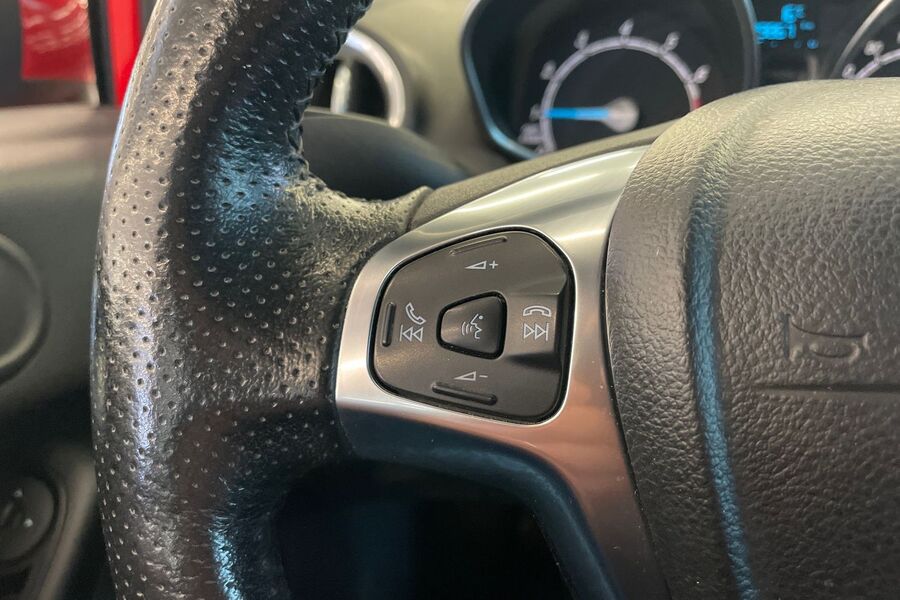 Ford Fiesta vaihtoauto