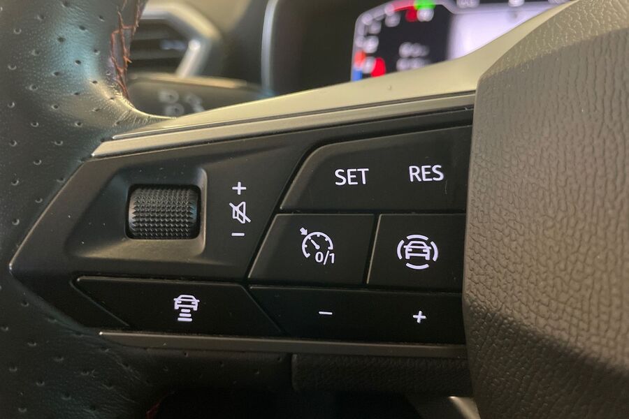 SEAT Leon Sportstourer vaihtoauto