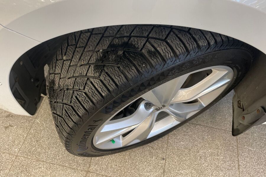 SEAT Leon Sportstourer vaihtoauto