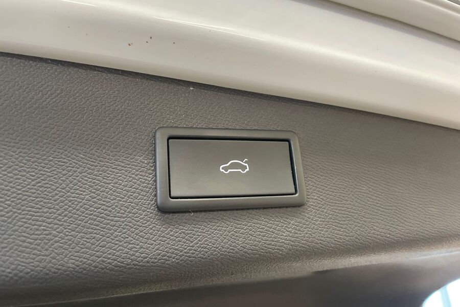 SEAT Leon Sportstourer vaihtoauto