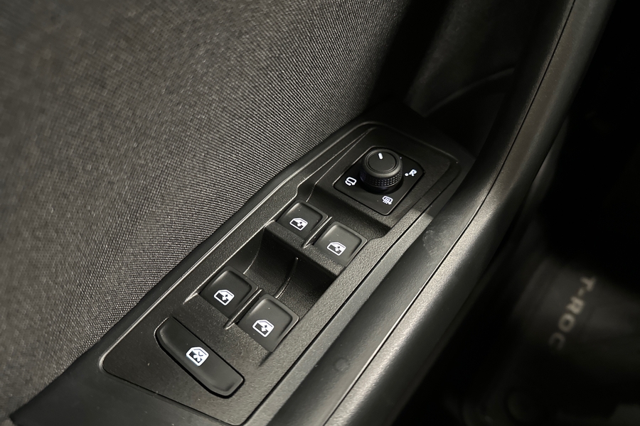 Volkswagen T-Roc vaihtoauto