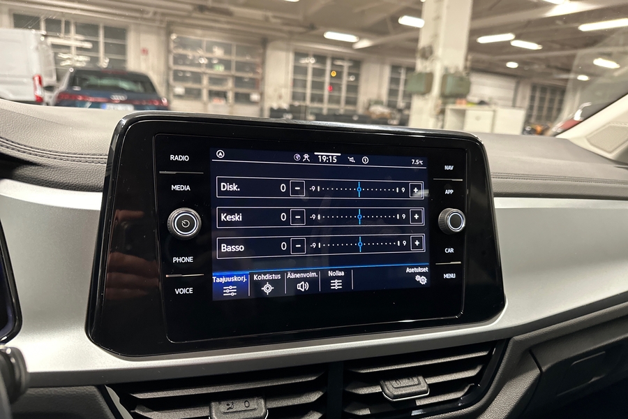 Volkswagen T-Roc vaihtoauto