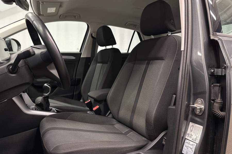 Volkswagen T-Roc vaihtoauto