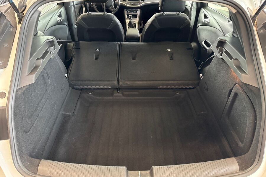 Opel Astra vaihtoauto