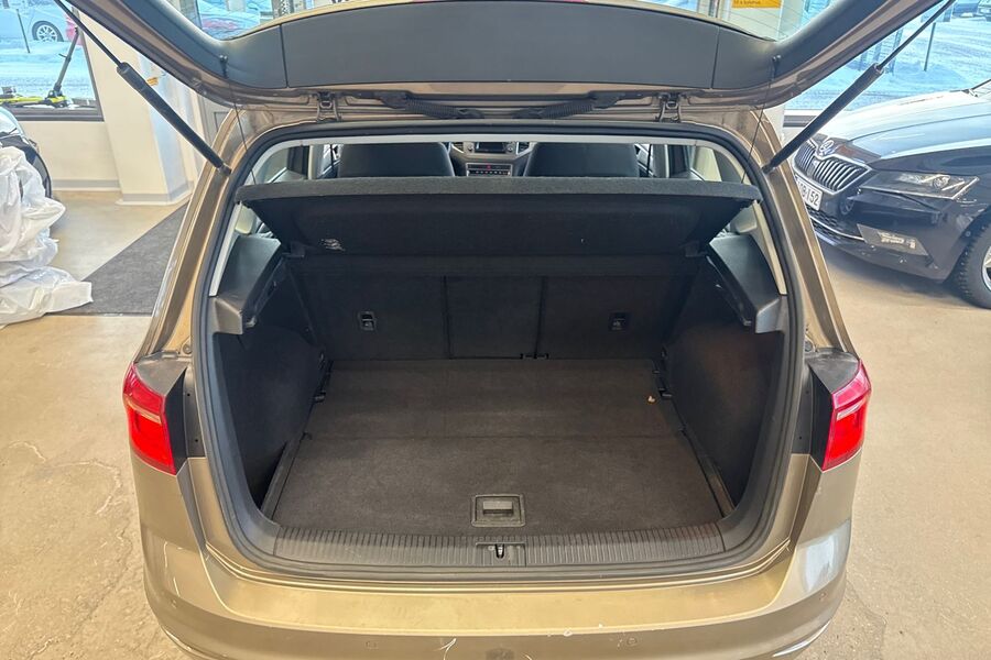 Volkswagen Golf Sportsvan vaihtoauto