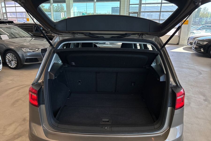 Volkswagen Golf Sportsvan vaihtoauto
