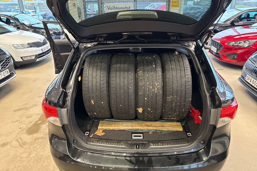 Toyota Avensis vaihtoauto