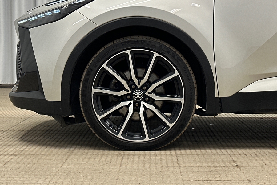 Toyota C-HR vaihtoauto