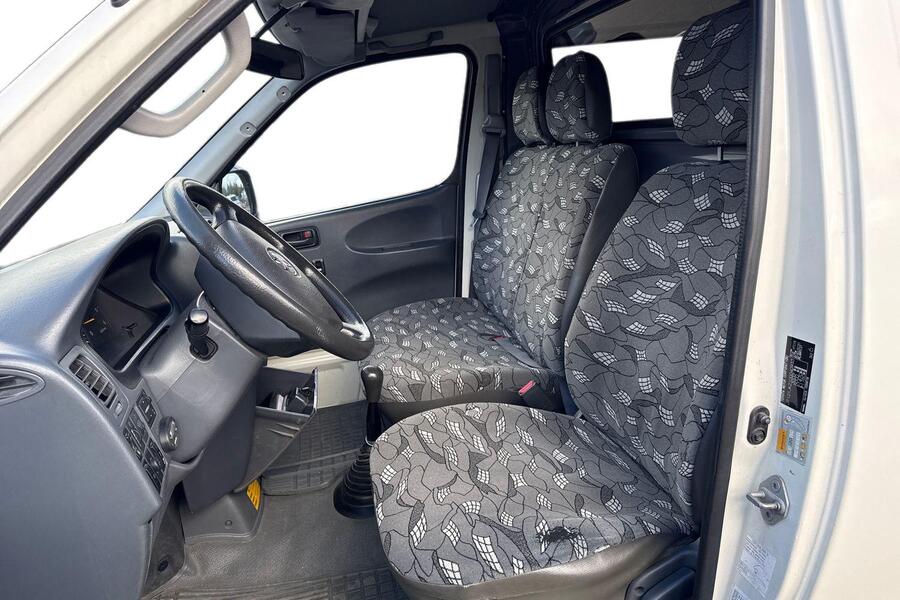 Toyota Hiace vaihtoauto