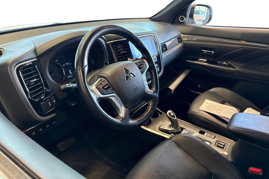 Mitsubishi Outlander PHEV vaihtoauto