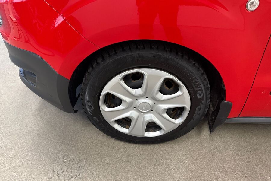 Ford Transit Courier vaihtoauto