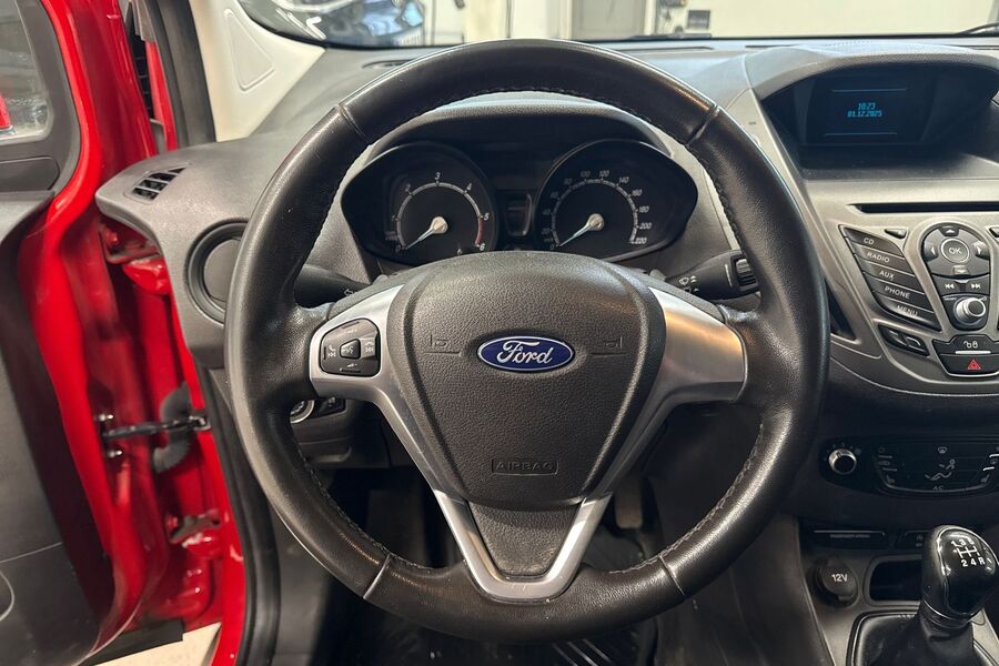 Ford Transit Courier vaihtoauto