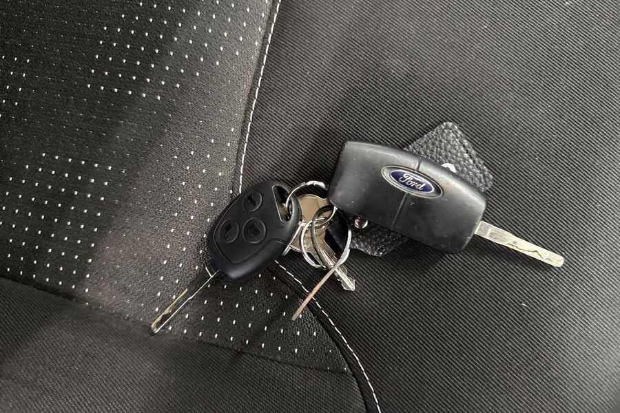 Ford Transit Courier vaihtoauto