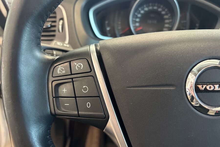 Volvo V40 Cross Country vaihtoauto