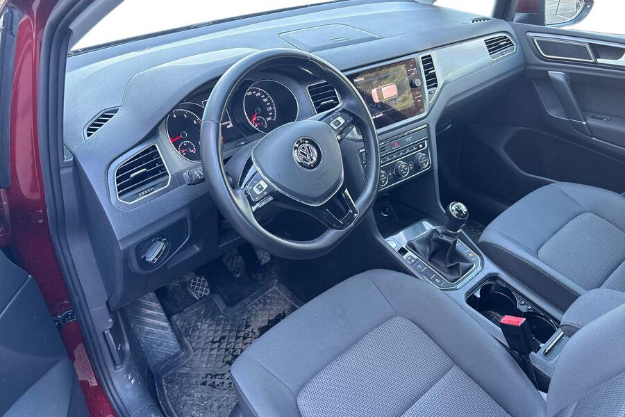 Volkswagen Golf Sportsvan vaihtoauto