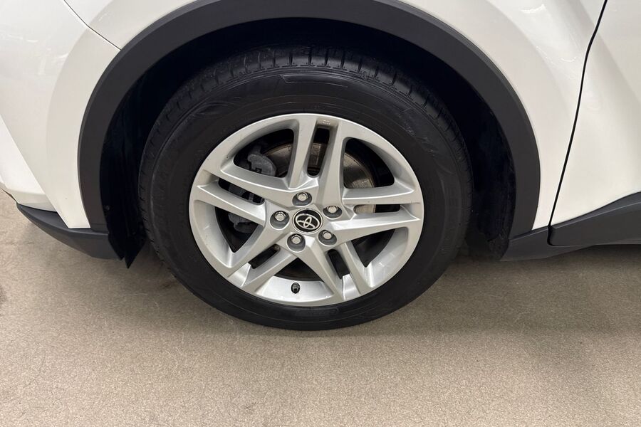 Toyota C-HR vaihtoauto