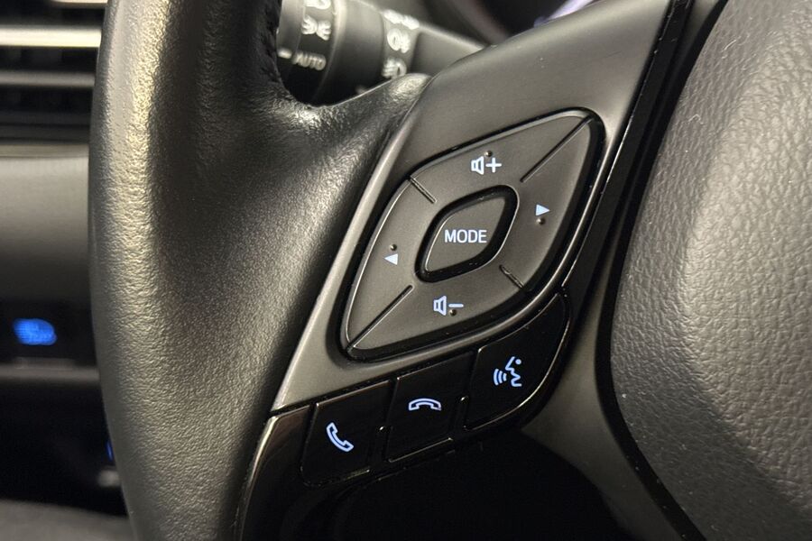 Toyota C-HR vaihtoauto